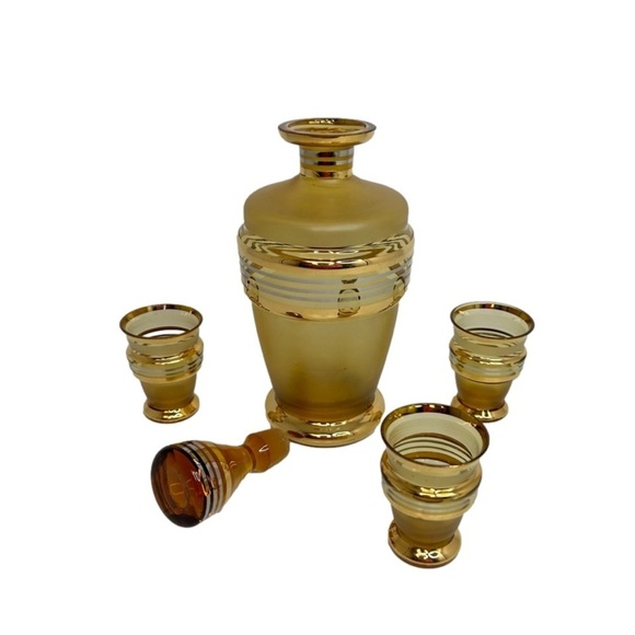 Amber Glass Gold Silver Stripes Decanter With 3 Cordial Glasses Barware - Picture 3 of 12